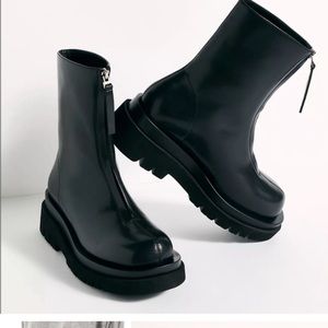 Jeffrey Campbell Noah dozed Zip Front Boots  8.5